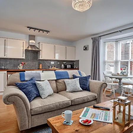 Oystercatcher Apartment *