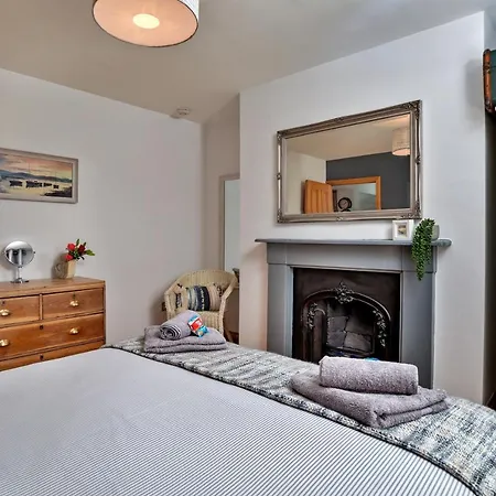 Finest Retreats - Oystercatcher * Уитби