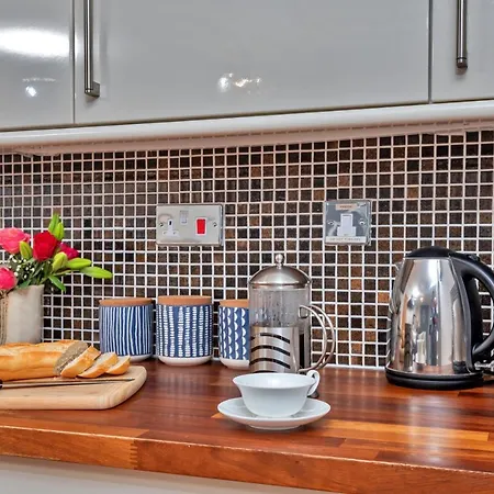 Finest Retreats - Oystercatcher Апартаменты Уитби